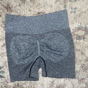 Contour Waist Scrunch Butt Shorts Size 1XL Gray